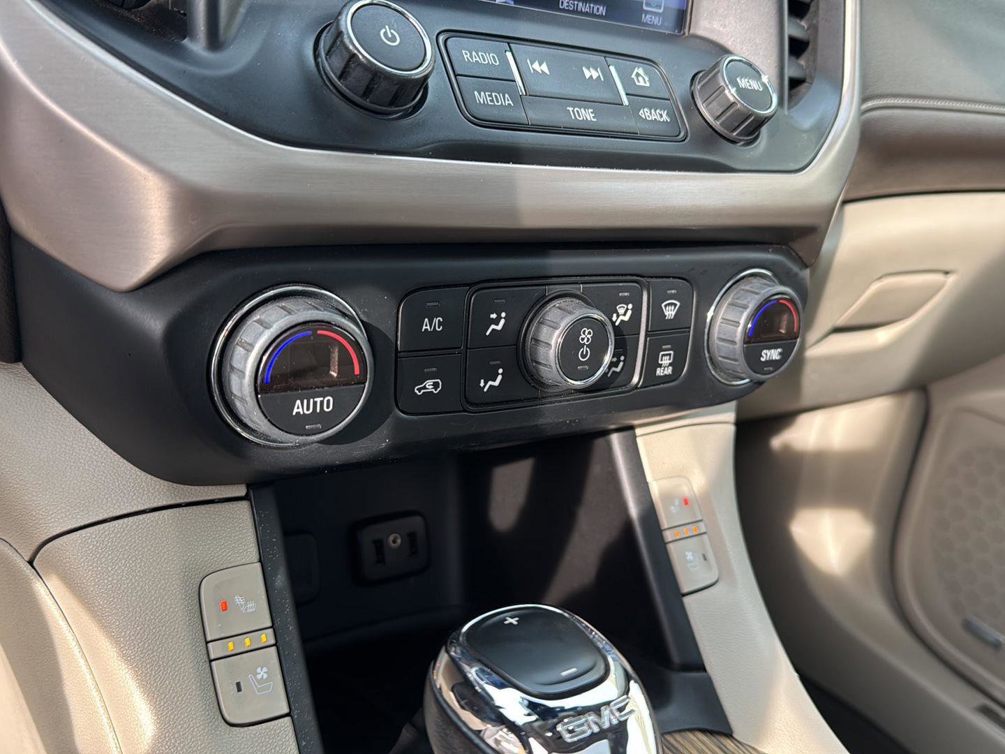 Used 2019 GMC Acadia Denali w/ Technology Package image 24