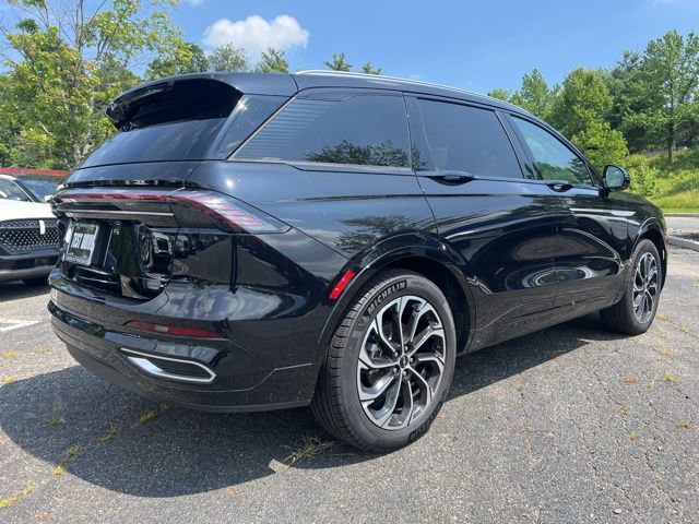 Used 2025 Lincoln Nautilus Reserve image 7