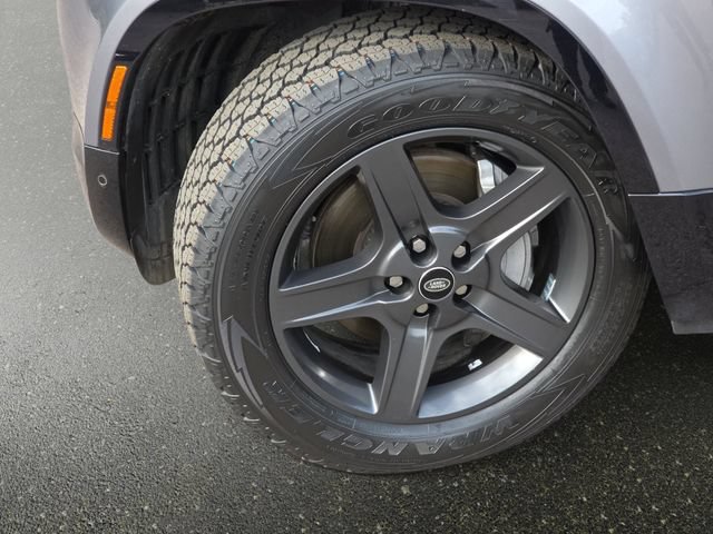 Certified 2023 Land Rover Defender 130 X-Dynamic SE AWD/4WD image 34