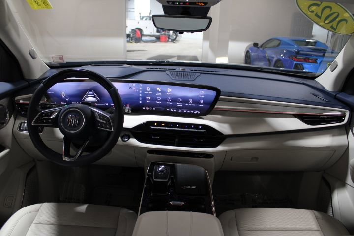 Certified 2025 Buick Enclave Avenir w/ Super Cruise Package image 2