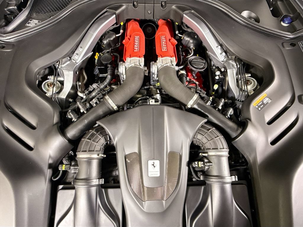 Used 2019 Ferrari Portofino RWD image 5