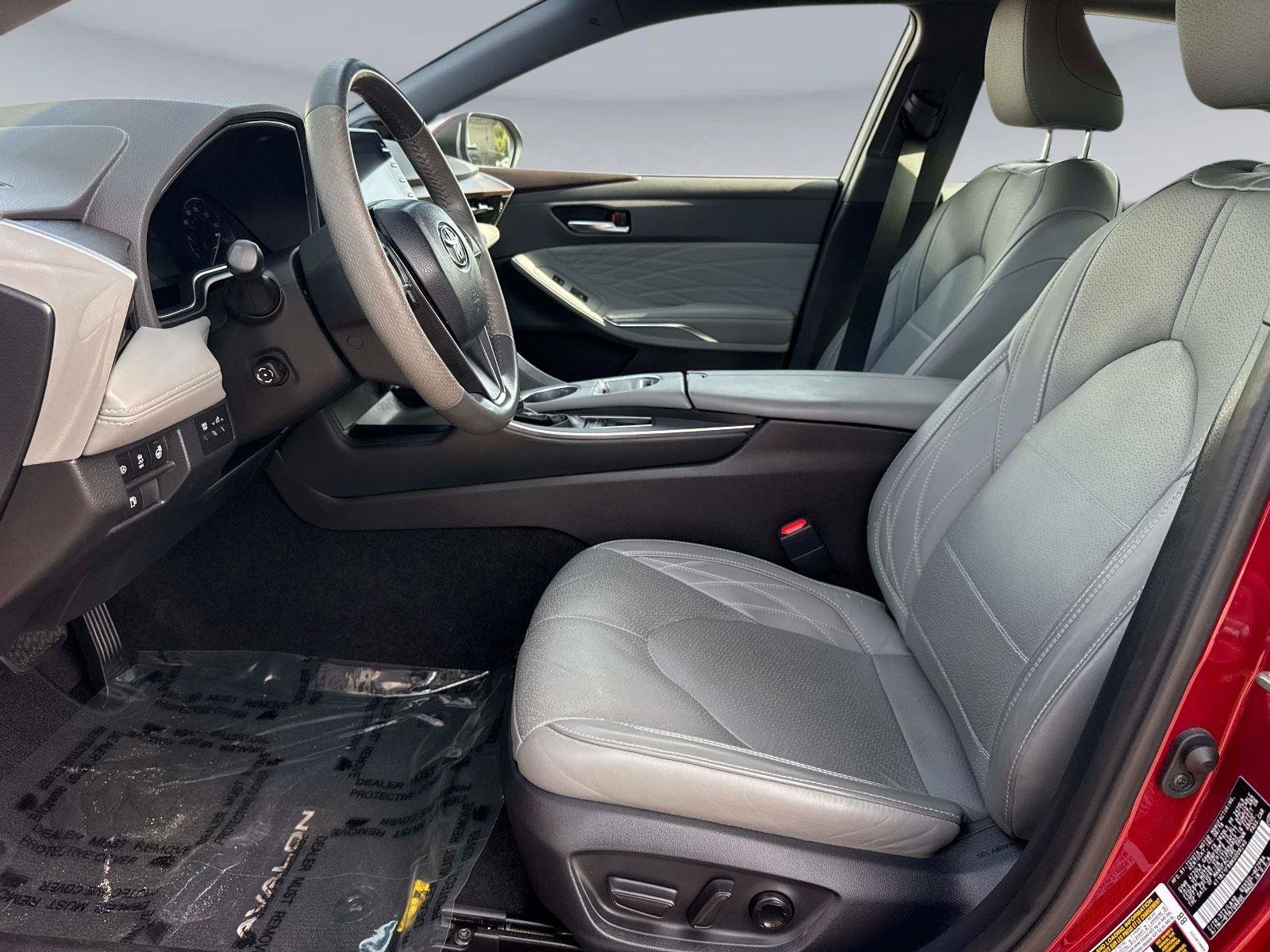 Used 2019 Toyota Avalon Limited FWD image 20