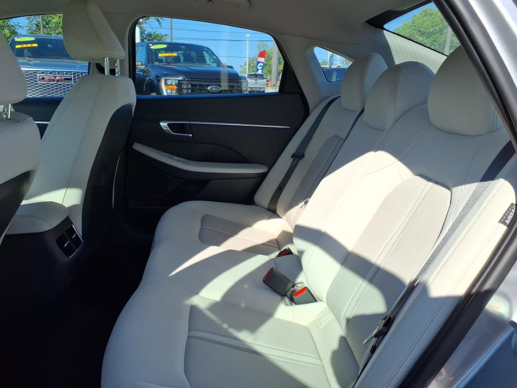 Used 2022 Hyundai Sonata Blue image 9
