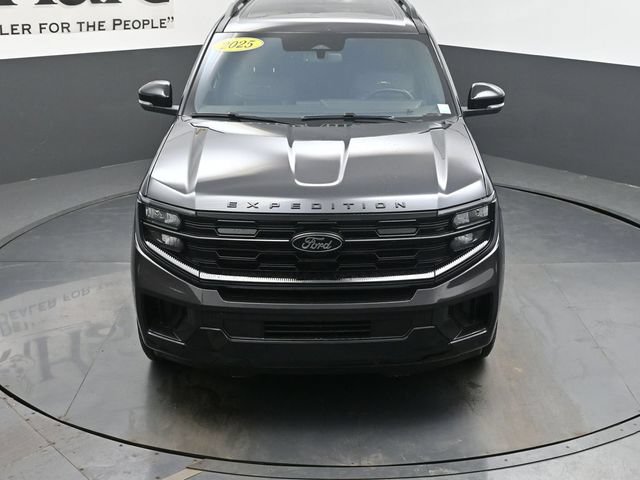 Used 2025 Ford Expedition Platinum w/ Stealth Appearance Package AWD/4WD image 61