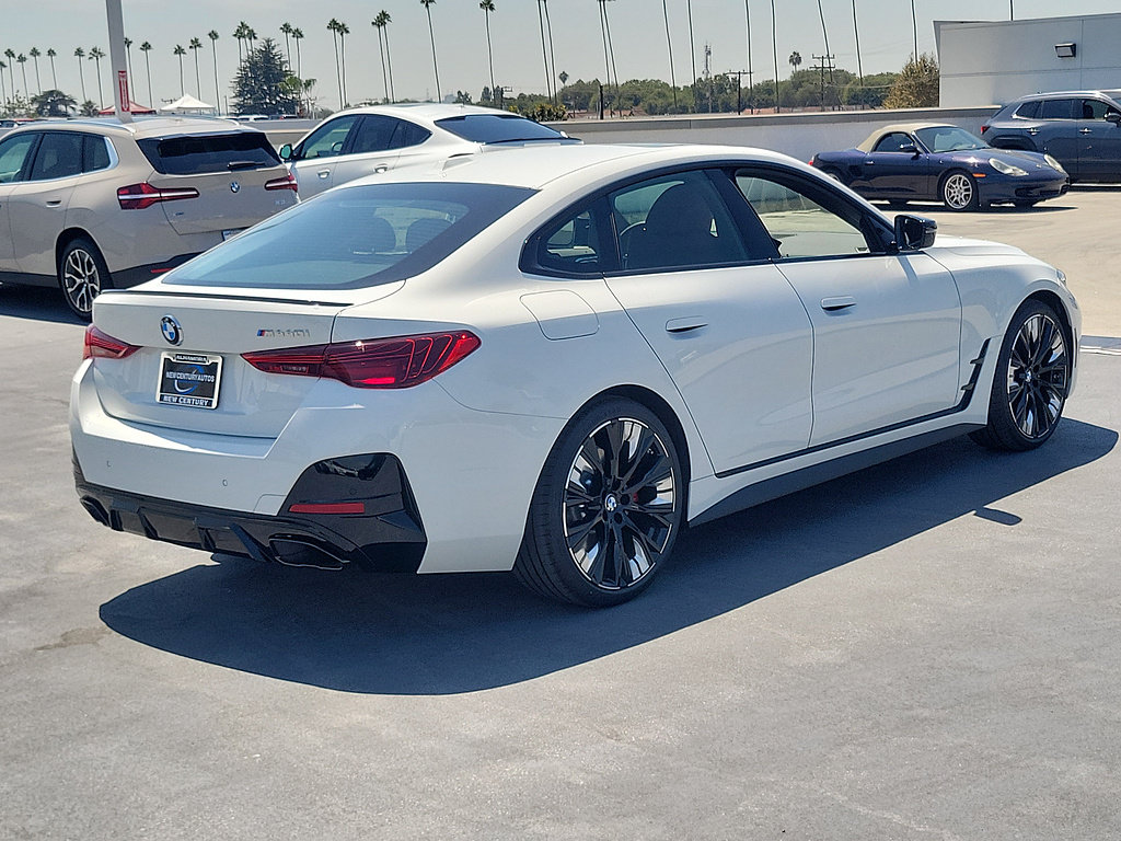 New 2026 BMW M440i w/ Premium Package RWD image 3