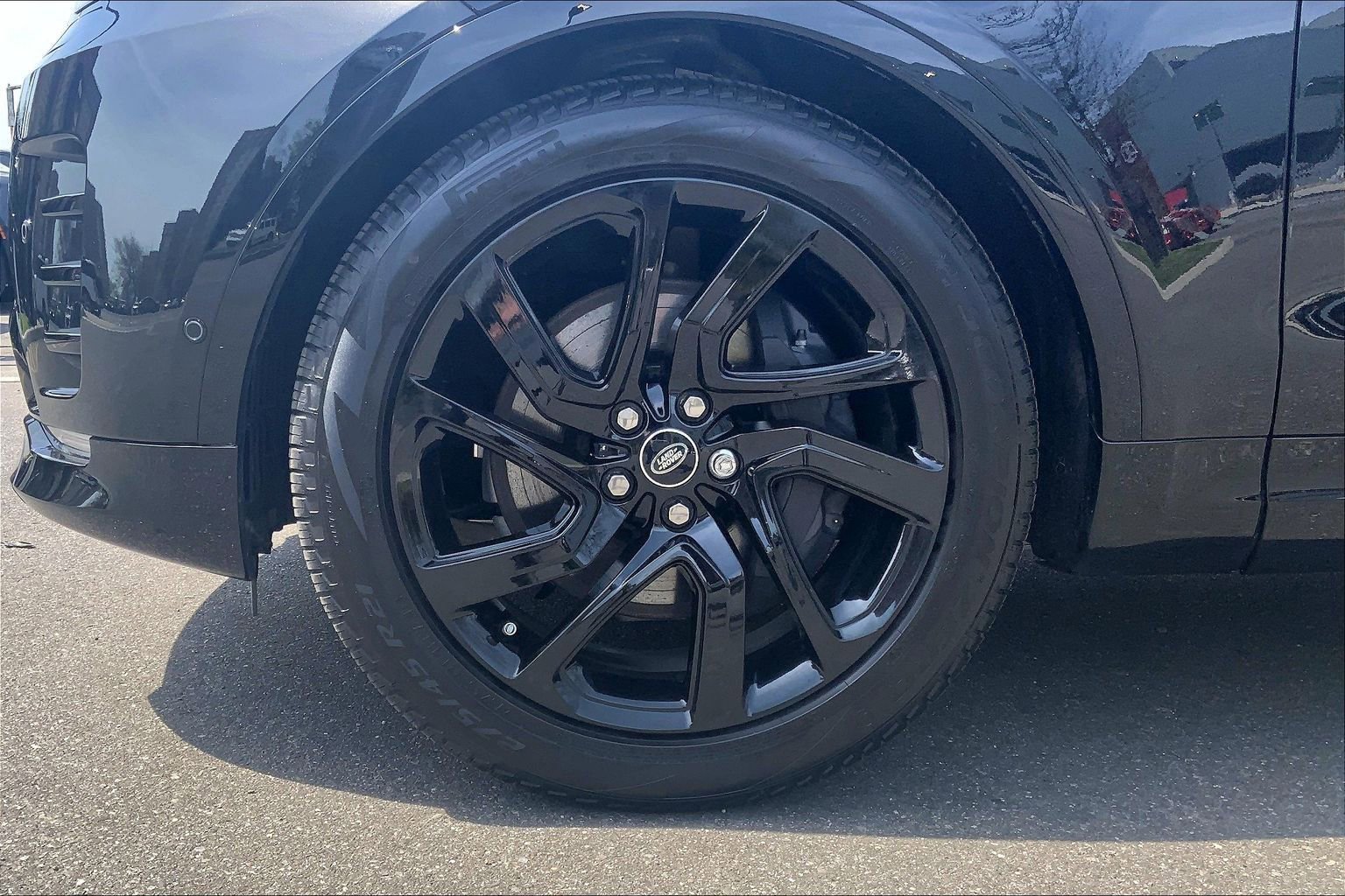 Used 2025 Land Rover Discovery Dynamic SE AWD/4WD image 10