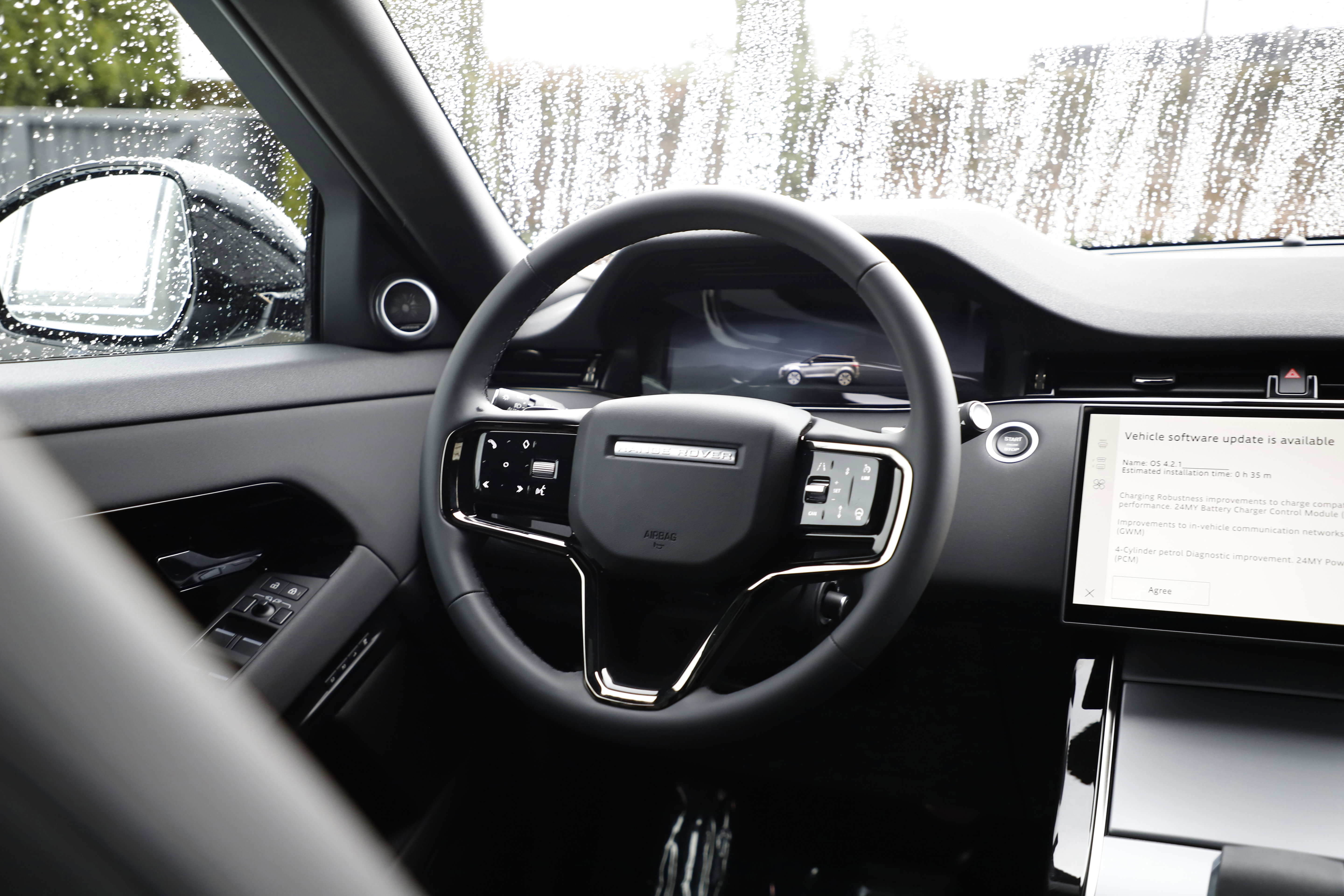 Certified 2025 Land Rover Range Rover Evoque S image 17