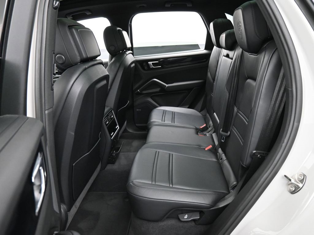 Certified 2023 Porsche Cayenne image 25