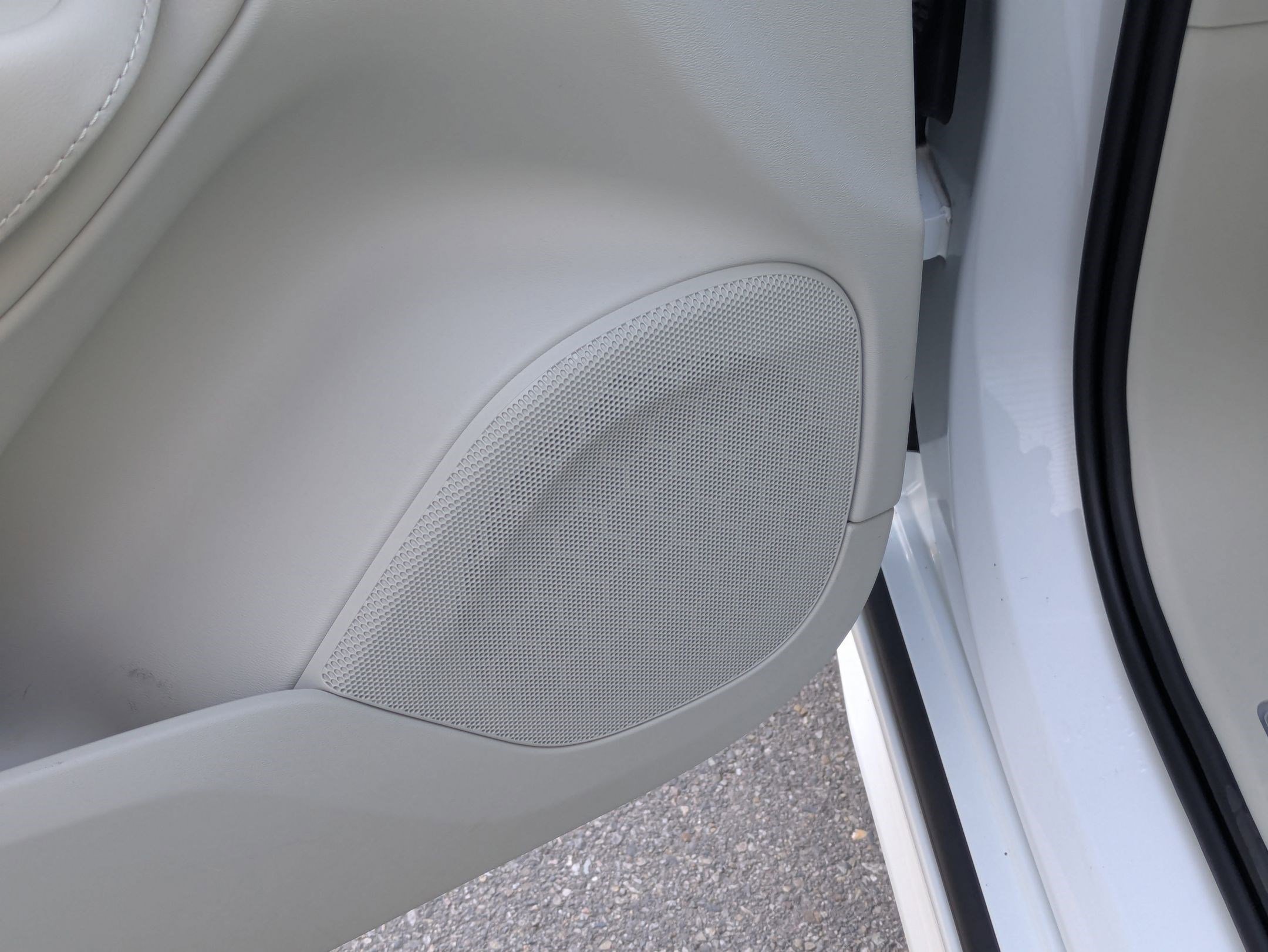 Used 2024 Volvo XC90 T8 Plus w/ Protection Package Premier image 11