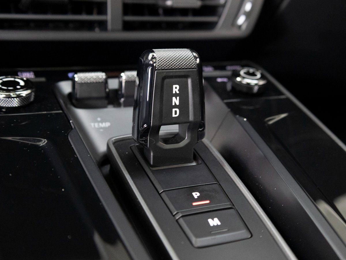 Certified 2025 Porsche 911 Carrera image 19