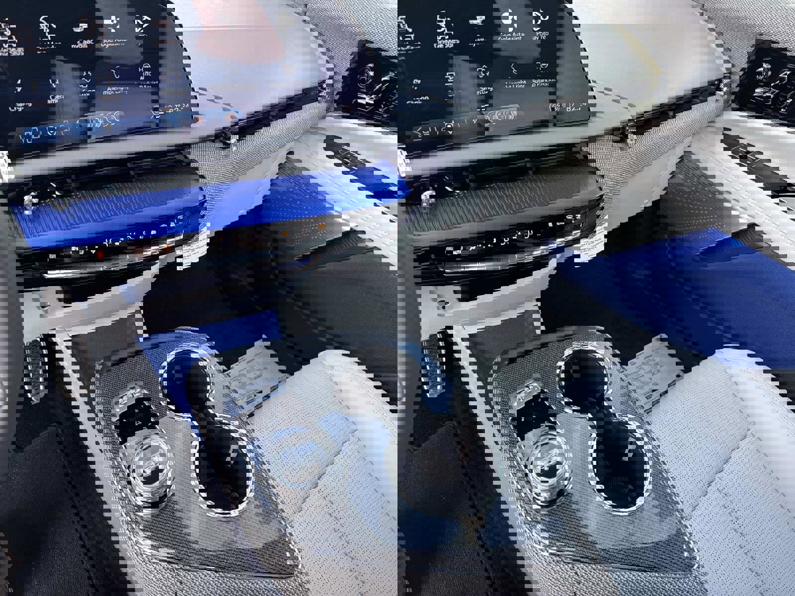 New 2026 Cadillac Optiq Sport 2 image 25