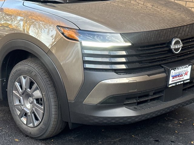 New 2025 Nissan Kicks S image 3