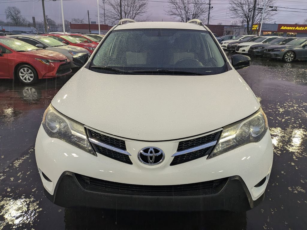 Used 2015 Toyota RAV4 LE image 2