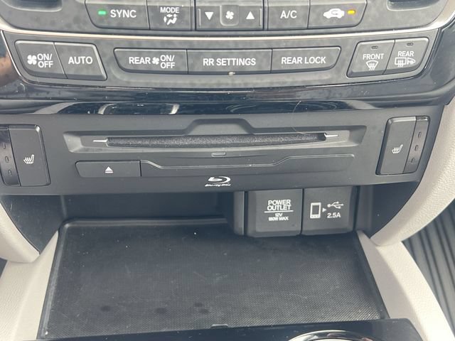 Used 2020 Honda Pilot Touring image 24