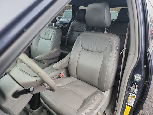 Used 2009 Toyota Sienna XLE image 19