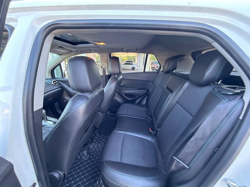 Used 2015 Chevrolet Trax LT w/ LT Sun and Sound Package FWD image 16