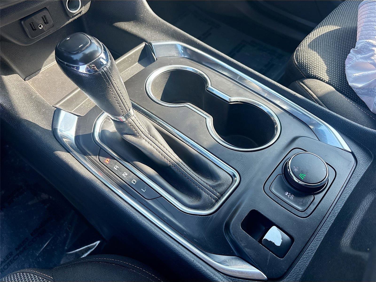 Used 2020 Chevrolet Traverse LT image 17