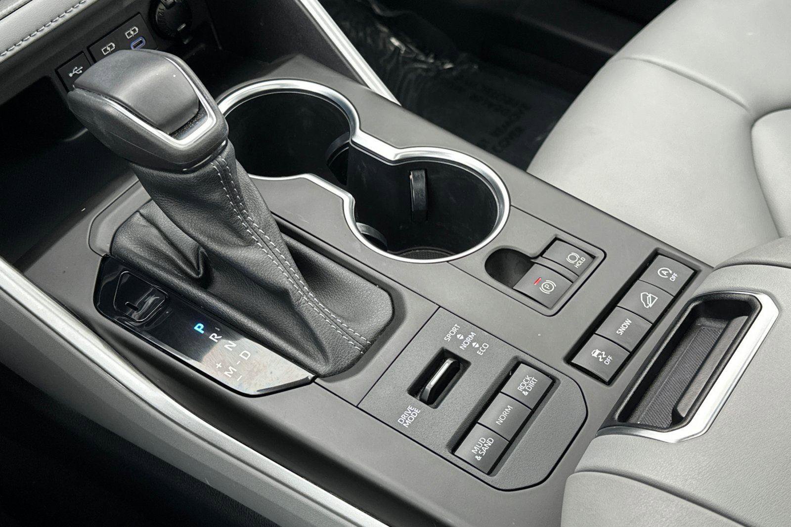 Used 2022 Toyota Highlander XLE image 23