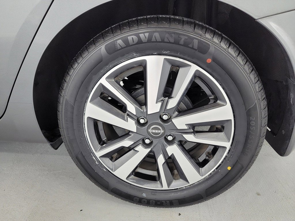 Used 2024 Nissan Versa SV w/ Trunk Package FWD image 12