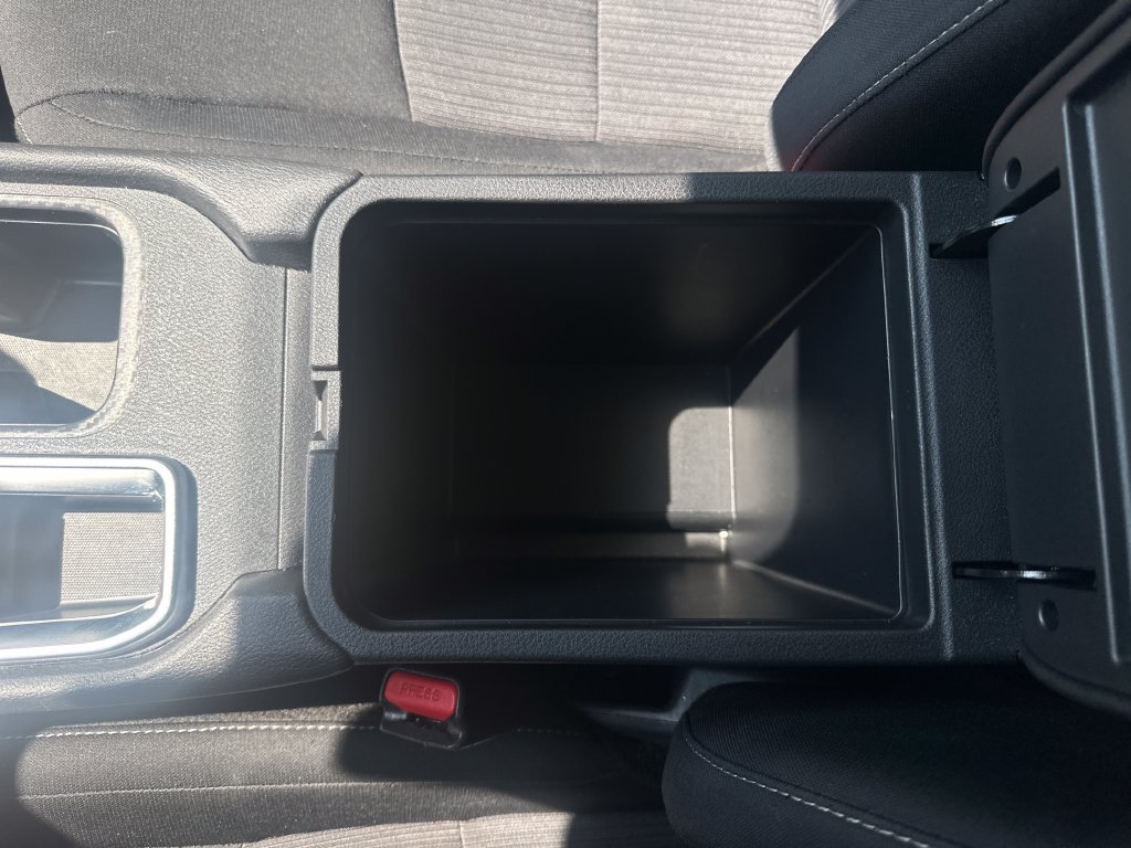 Used 2025 Nissan Sentra SV FWD image 32