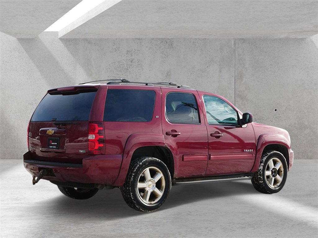 Used 2010 Chevrolet Tahoe LT w/ Luxury Package image 3