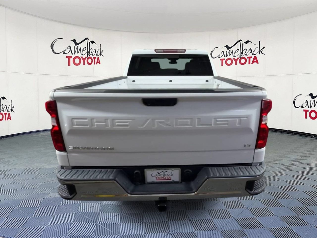 Used 2022 Chevrolet Silverado 1500 LT RWD image 3