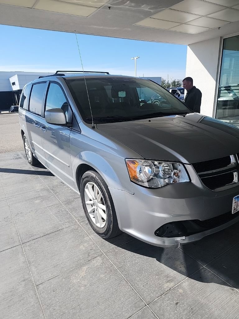 Used 2015 Dodge Grand Caravan SXT image 4