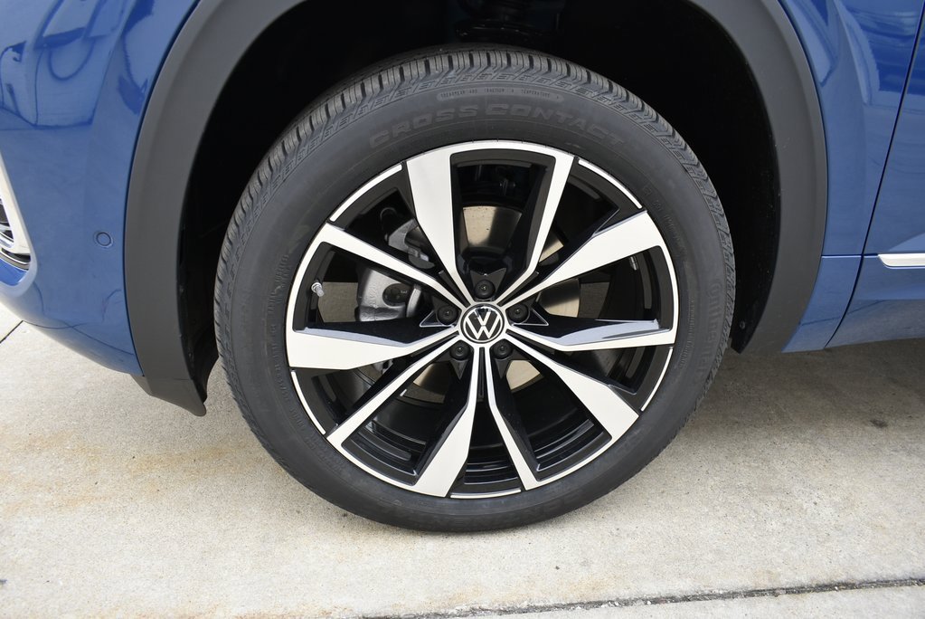 New 2025 Volkswagen Atlas Cross Sport SEL Premium R-Line image 15