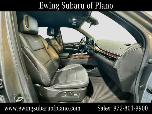 Used 2022 Cadillac Escalade Luxury w/ LPO, Illumination Package RWD image 30