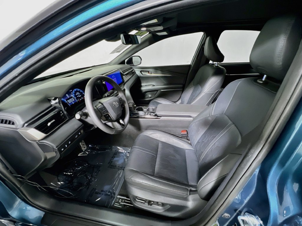 Used 2025 Toyota Camry XSE FWD image 12