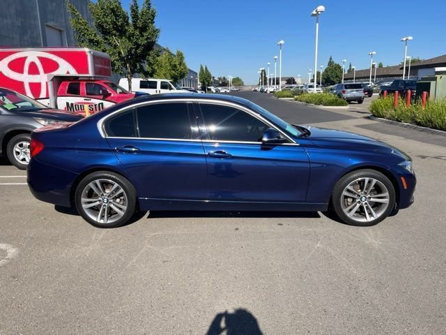 Used 2016 BMW 340i Sedan RWD image 4