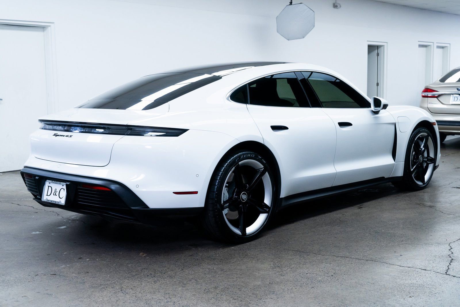 Used 2022 Porsche Taycan 4S image 6