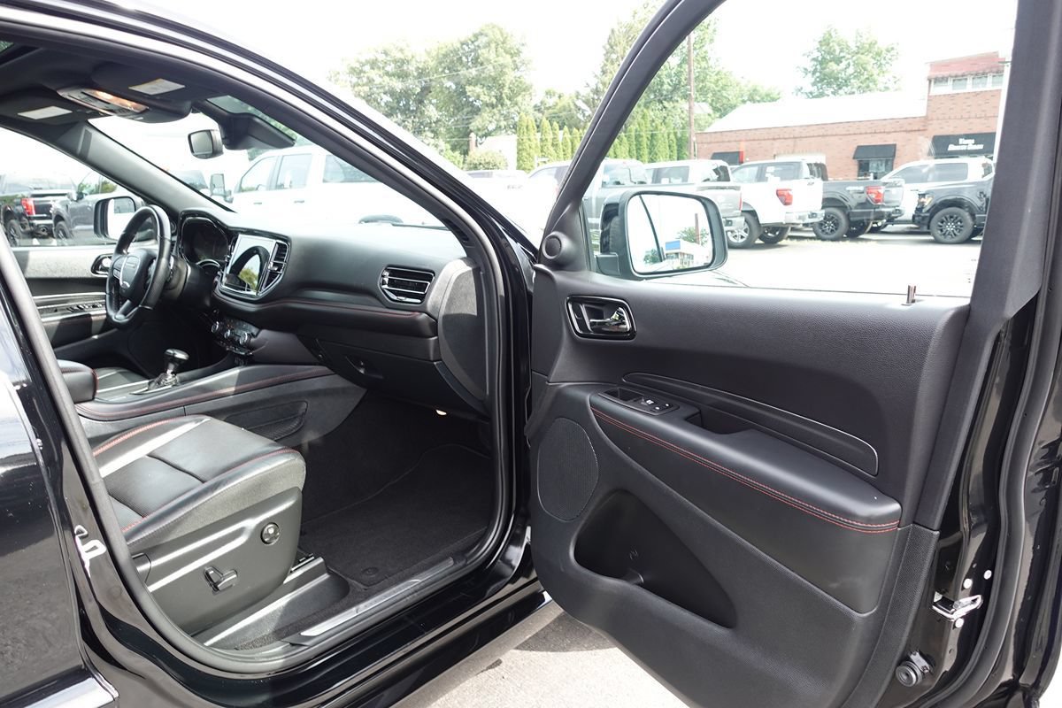 Used 2025 Dodge Durango R/T w/ Blacktop Package AWD/4WD image 27