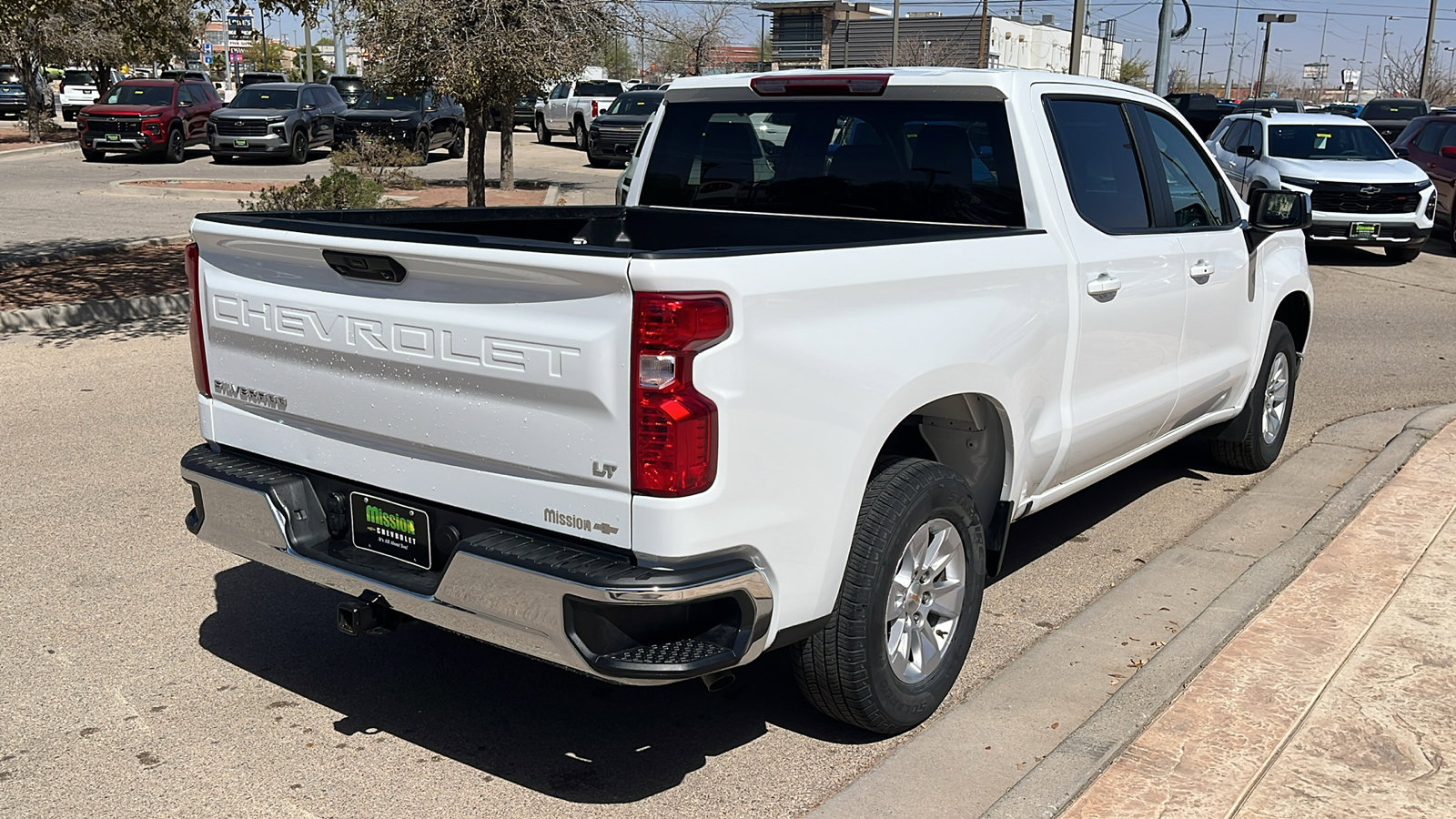 Used 2025 Chevrolet Silverado 1500 LT image 8