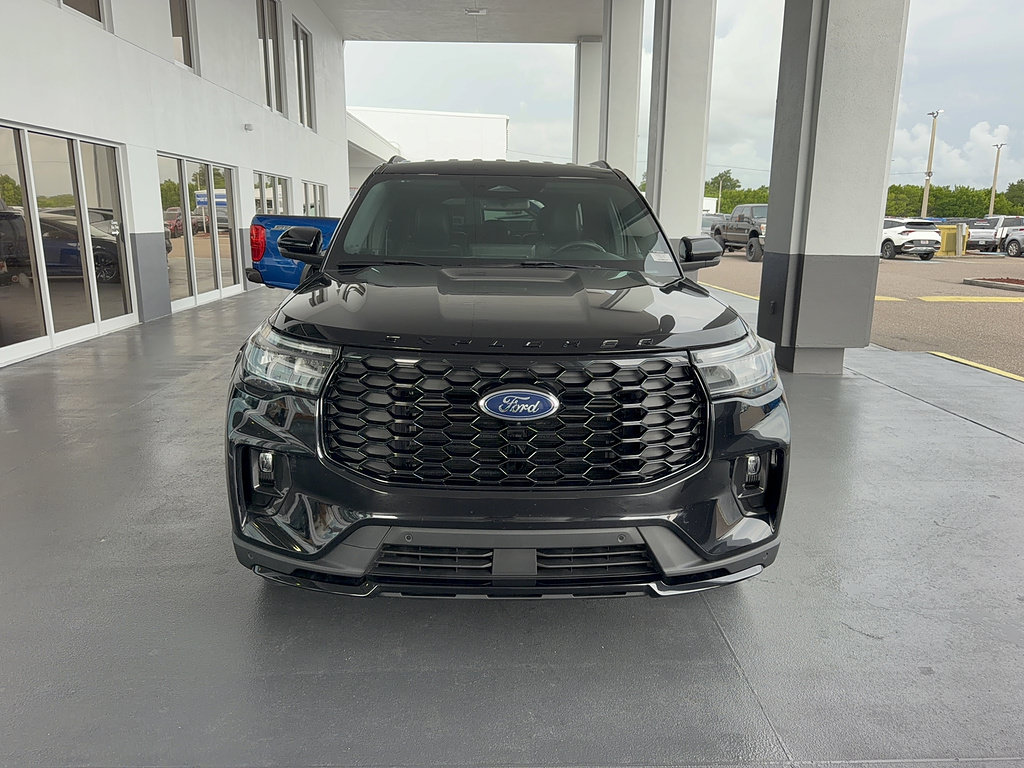 Certified 2025 Ford Explorer ST-Line w/ Premium Package RWD image 3