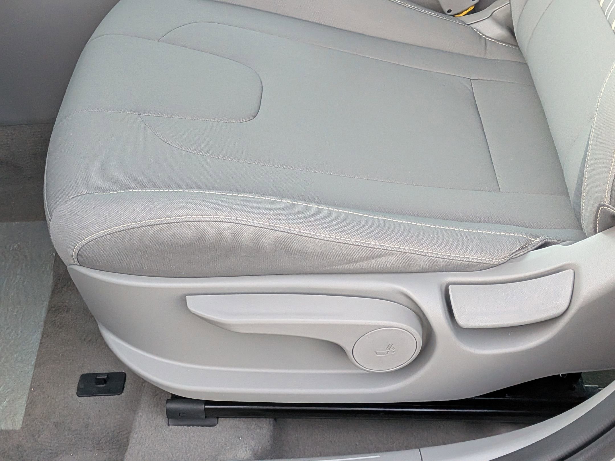 New 2026 Hyundai Elantra Sport FWD image 18