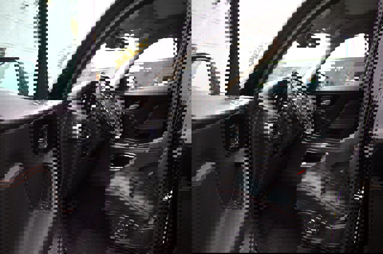 Used 2020 Jaguar F-PACE Prestige image 12