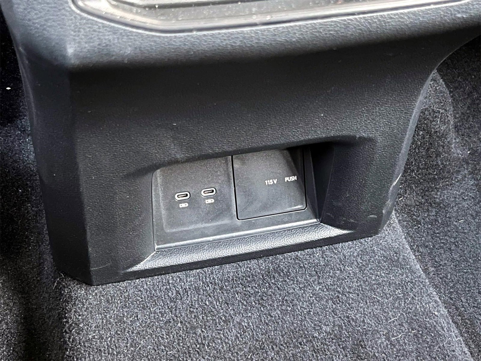 Used 2023 Volkswagen Atlas Cross Sport SE image 18