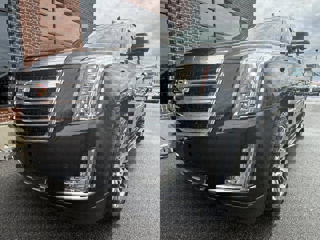 Used 2018 Cadillac Escalade Luxury image 10