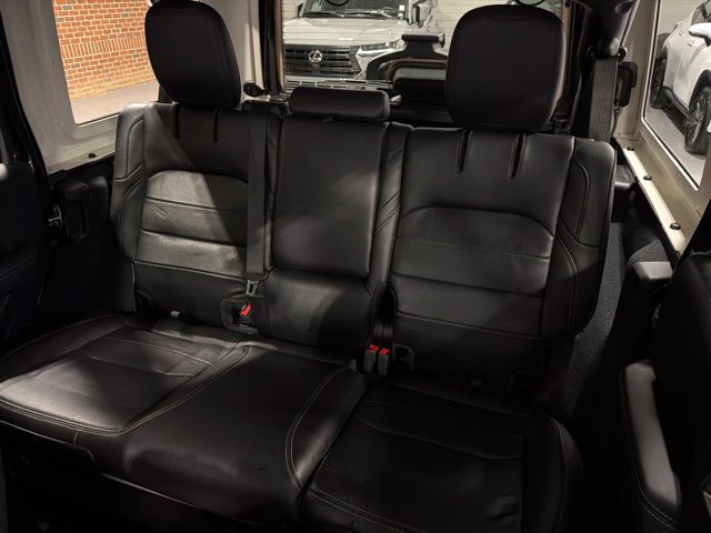 Used 2022 Jeep Wrangler Unlimited Sahara w/ Cold Weather Group AWD/4WD image 28
