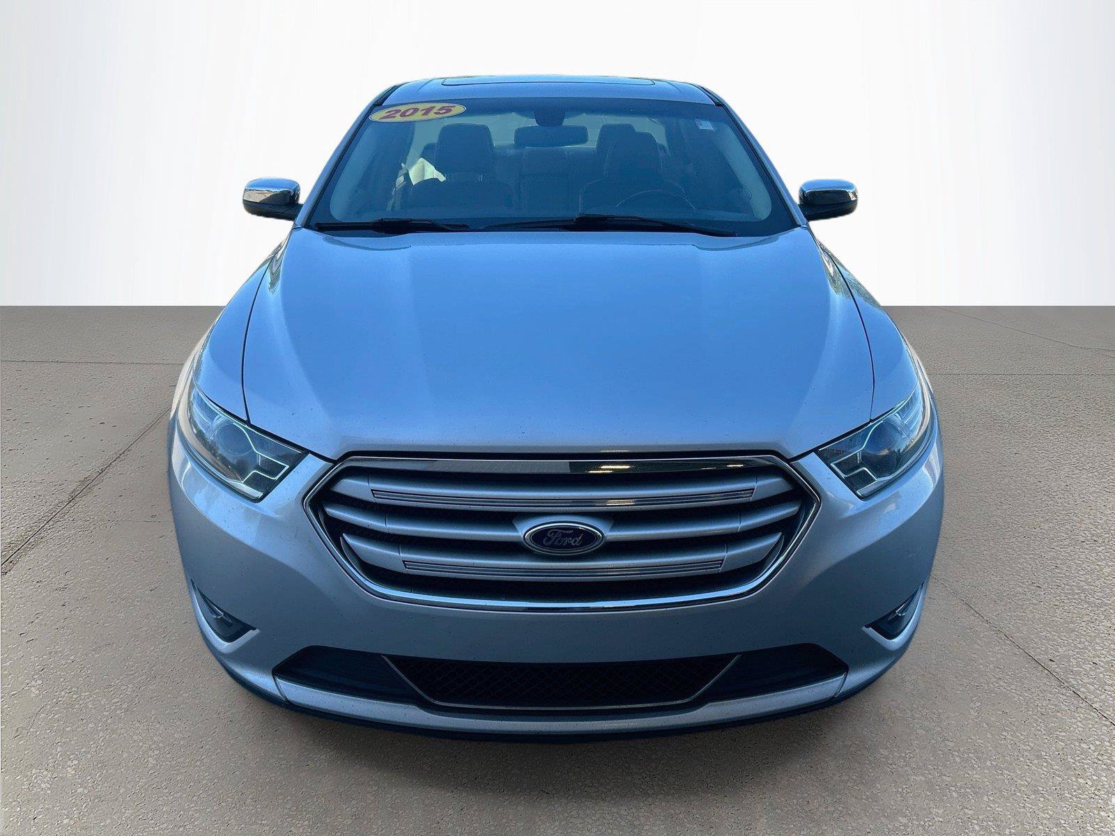 Used 2015 Ford Taurus Limited FWD image 9
