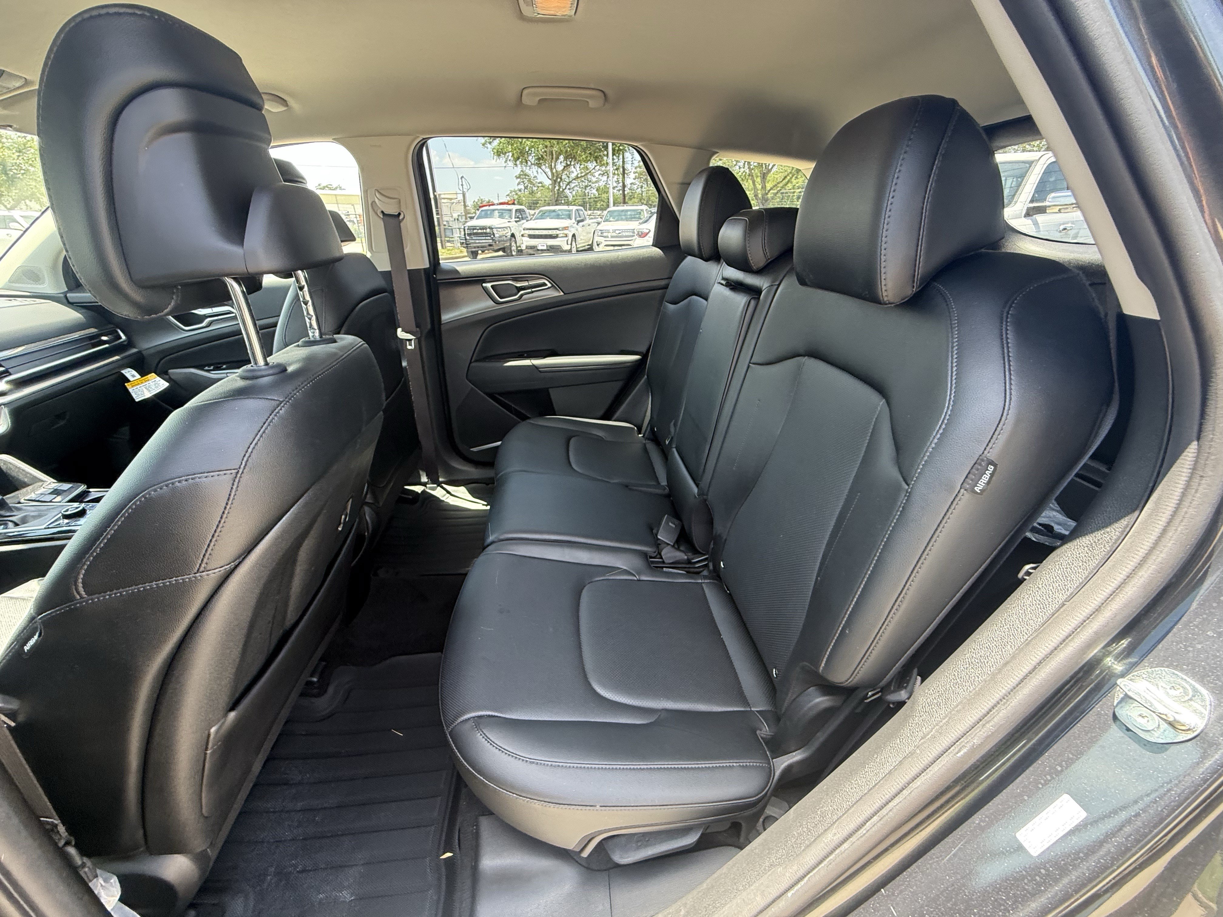 Used 2025 Kia Sportage EX FWD image 30