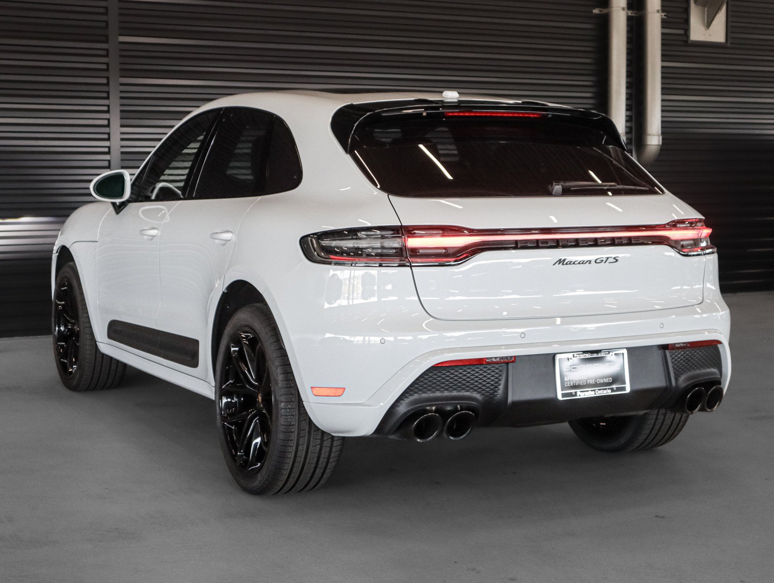 Certified 2025 Porsche Macan GTS AWD/4WD image 3