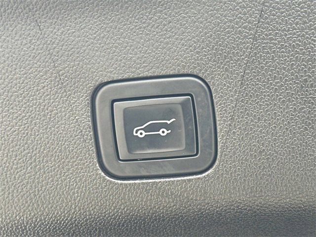 Used 2022 Cadillac Escalade ESV Premium Luxury image 20