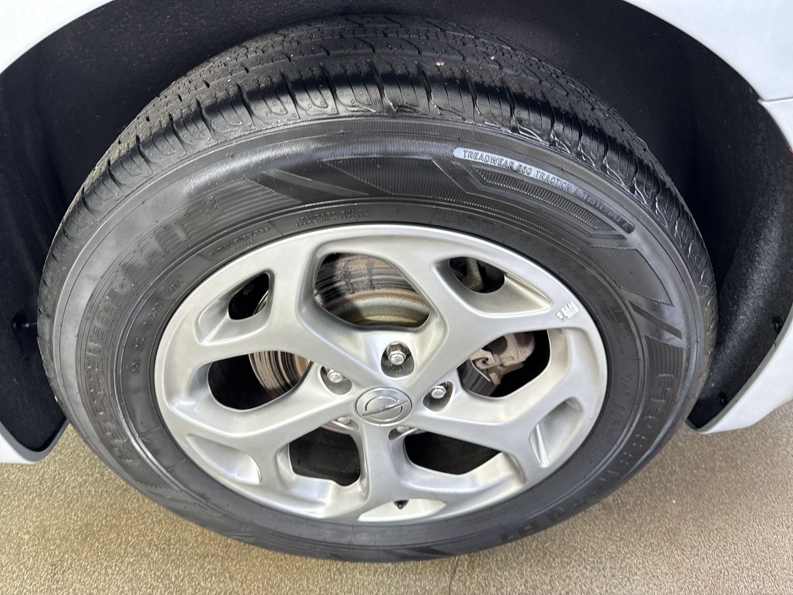 Used 2023 Chrysler Pacifica Limited FWD image 5