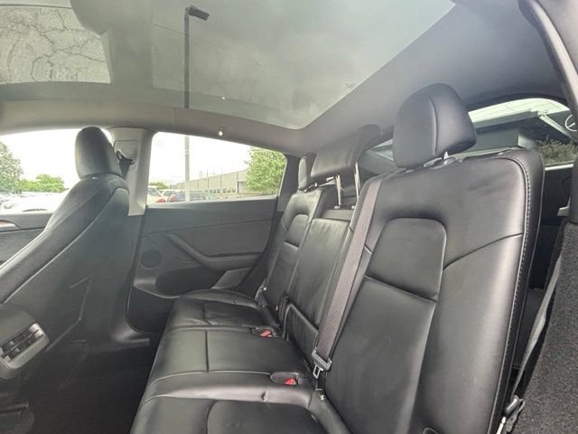 Used 2025 Tesla Model Y Long Range AWD/4WD image 24