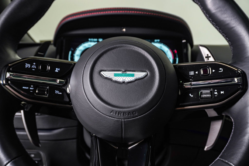 Used 2025 Aston Martin DB12 Coupe RWD image 26