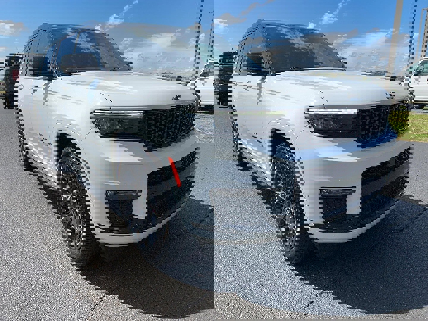 Used 2023 Jeep Grand Cherokee L Summit image 3