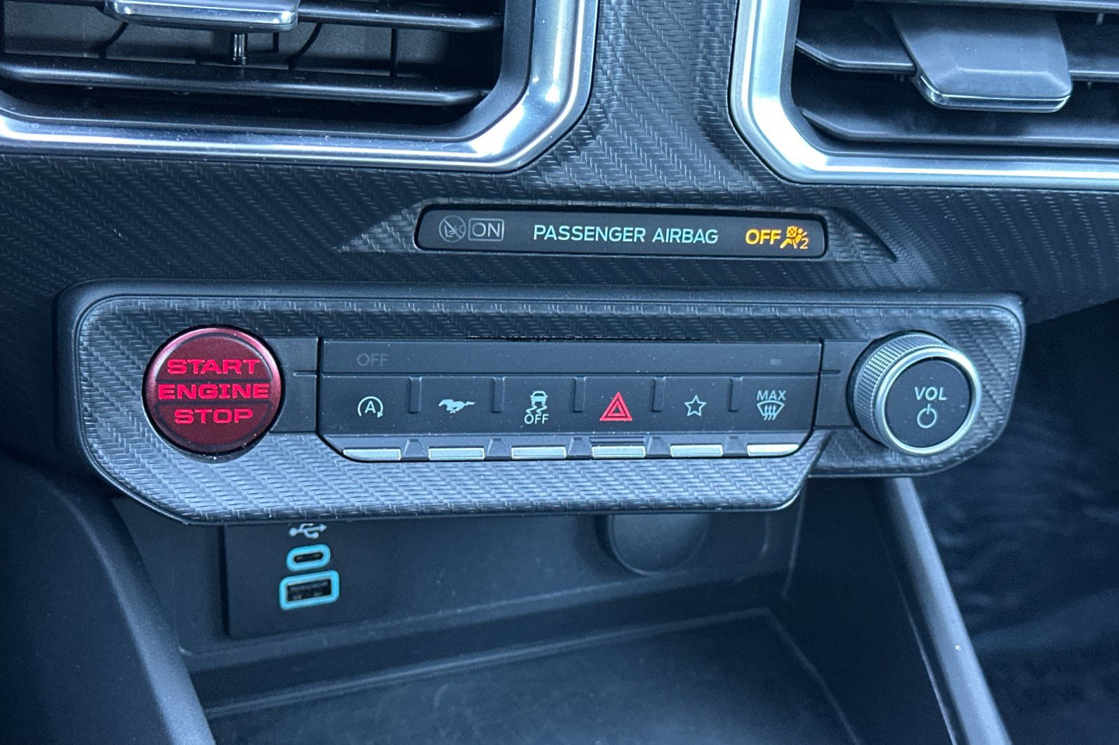 Used 2025 Ford Mustang Premium RWD image 18