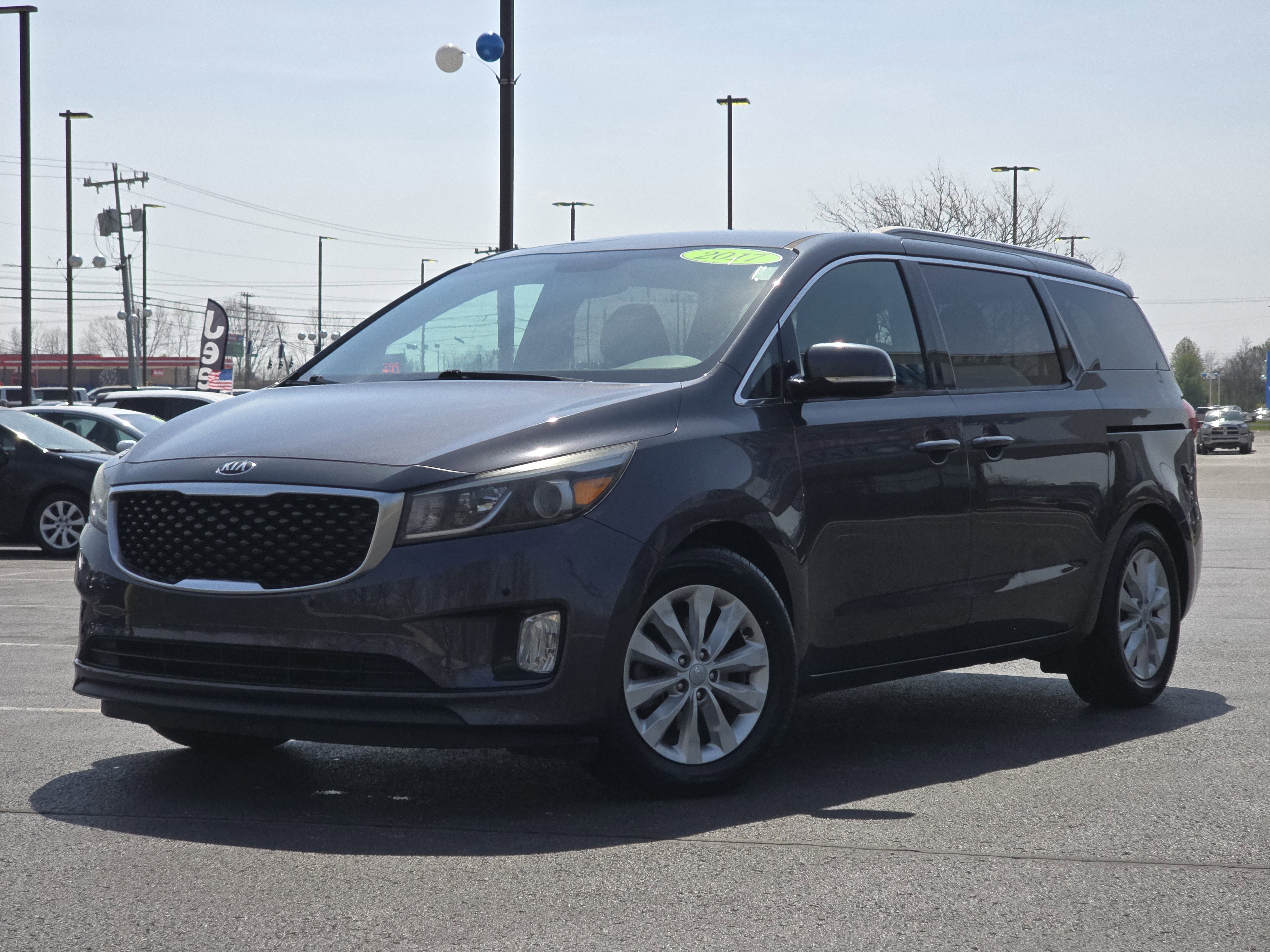 Used 2017 Kia Sedona EX image 1